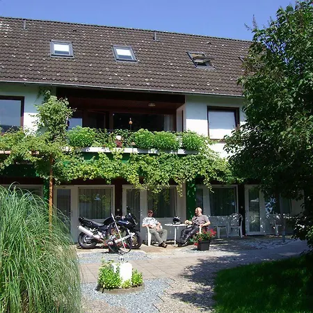 Herrenhof בית הארחה 3*