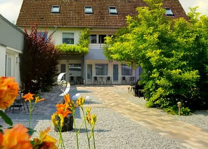 Herrenhof בית הארחה 3*